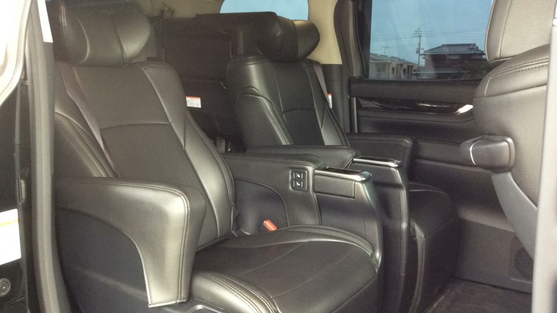 内装後方シート