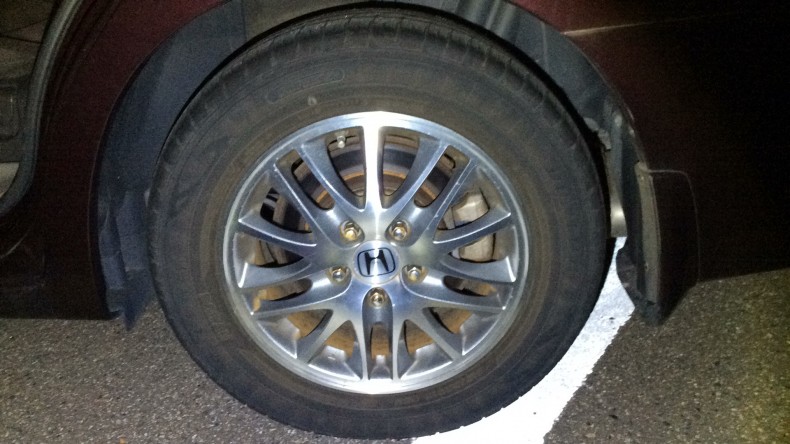 タイヤホイール前