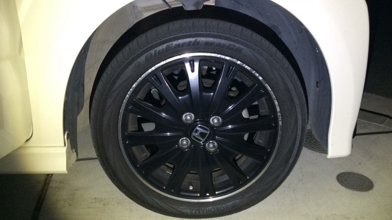 タイヤホイール前