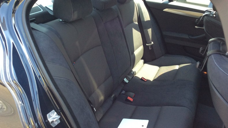 内装後方シート