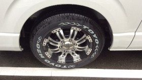 タイヤホイール前