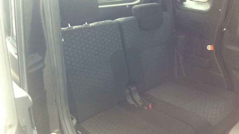 内装後方シート