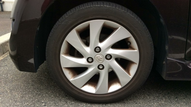 タイヤホイール前