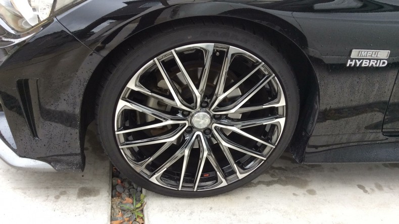 タイヤホイール前