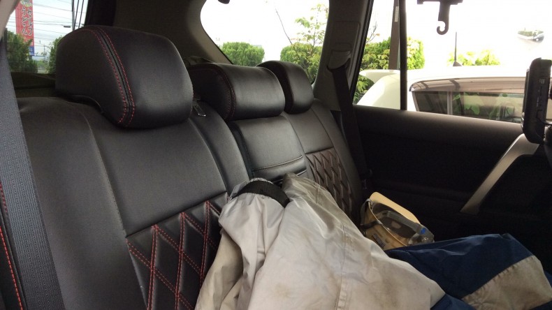 内装後方シート