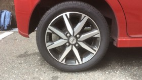 タイヤホイール前