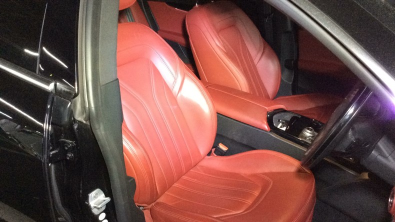 内装前方シート