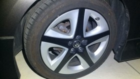 タイヤホイール前