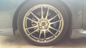 タイヤホイール前