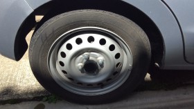 タイヤホイール前