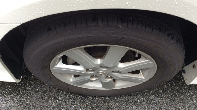 タイヤホイール前