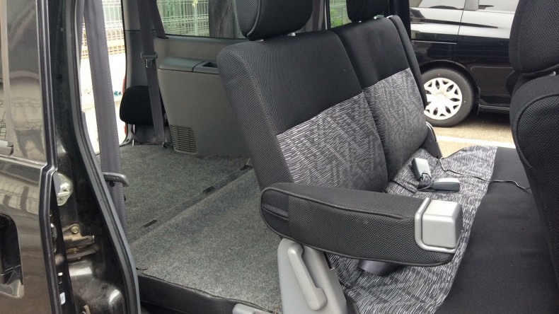 内装後方シート