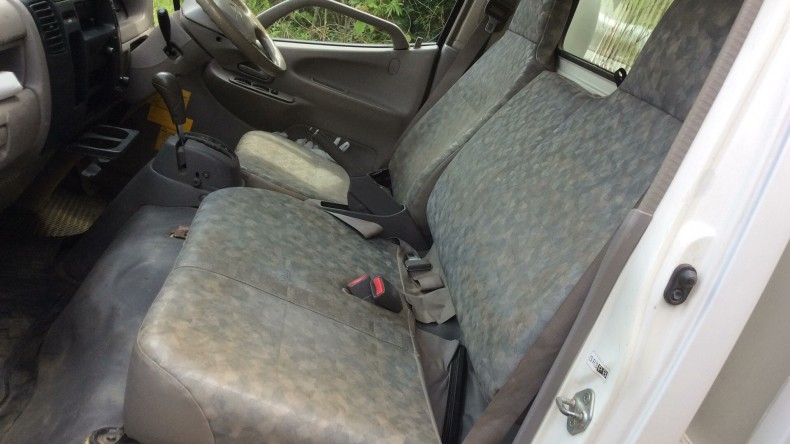 内装後方シート