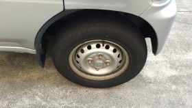 タイヤホイール前
