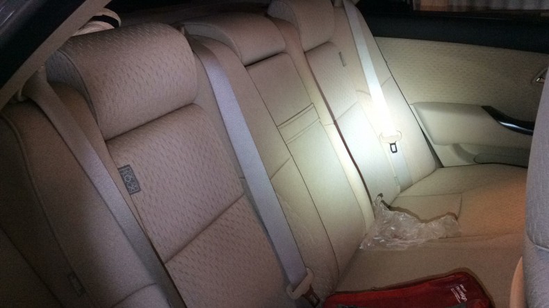 内装後方シート