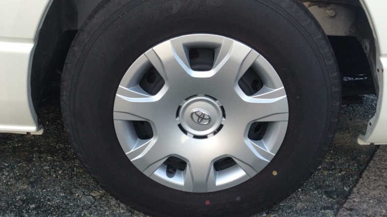 タイヤホイール前