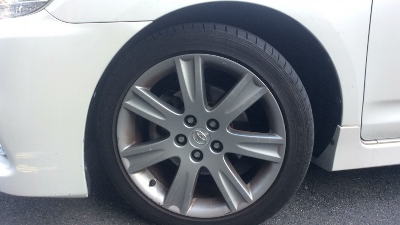 タイヤホイール前