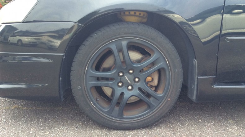 タイヤホイール前