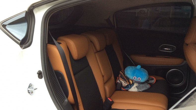 内装後方シート