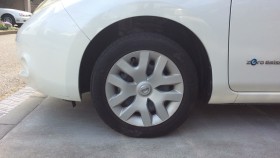 タイヤホイール前