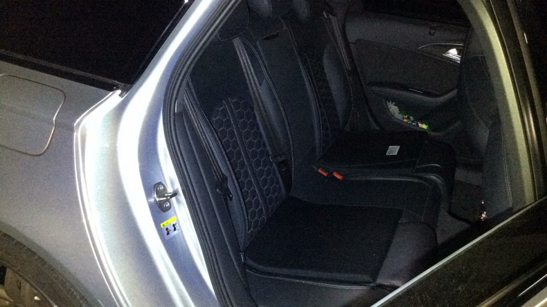 内装後方シート