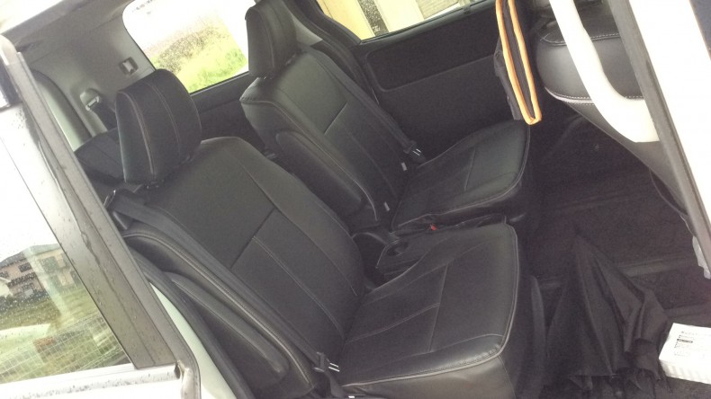 内装後方シート