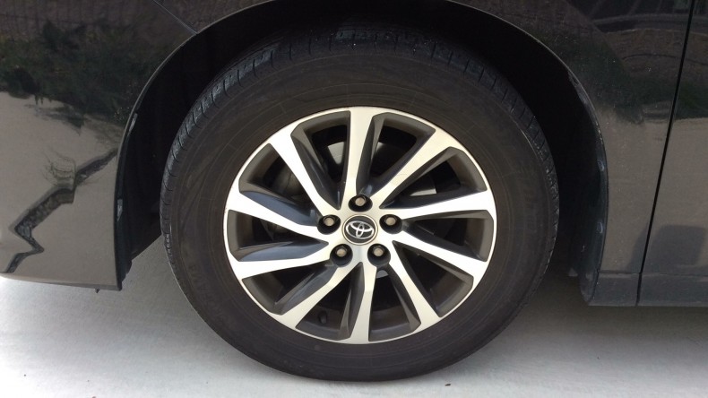 タイヤホイール前