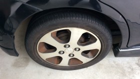 タイヤホイール前