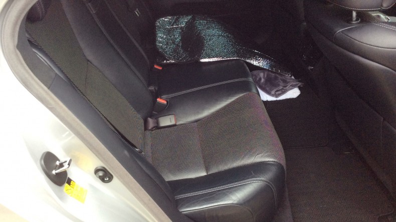 内装後方シート