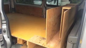 内装後方シート