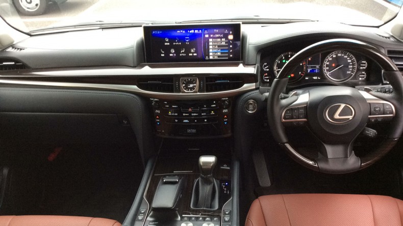 内装インパネ全体