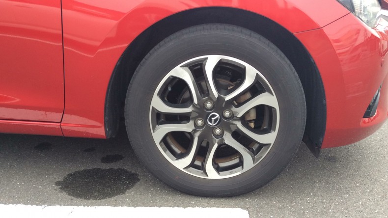 タイヤホイール前