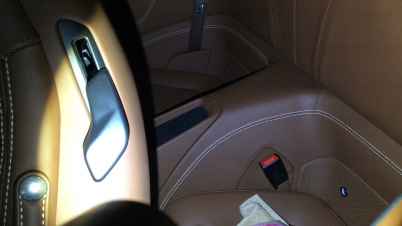 内装後方シート