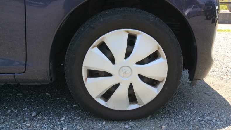 タイヤホイール前