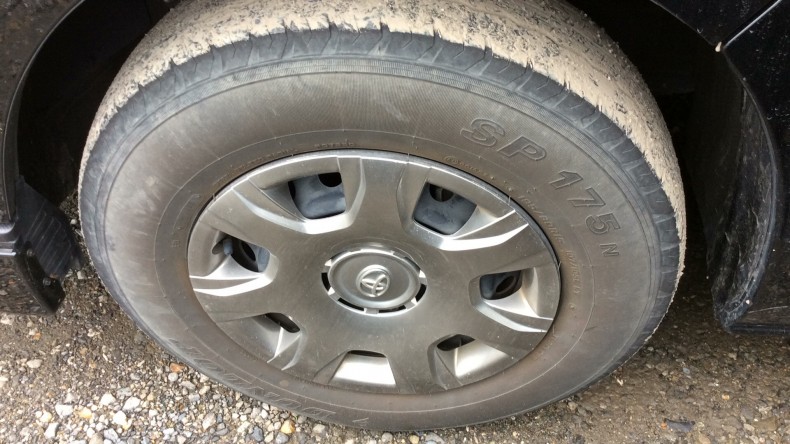 タイヤホイール前