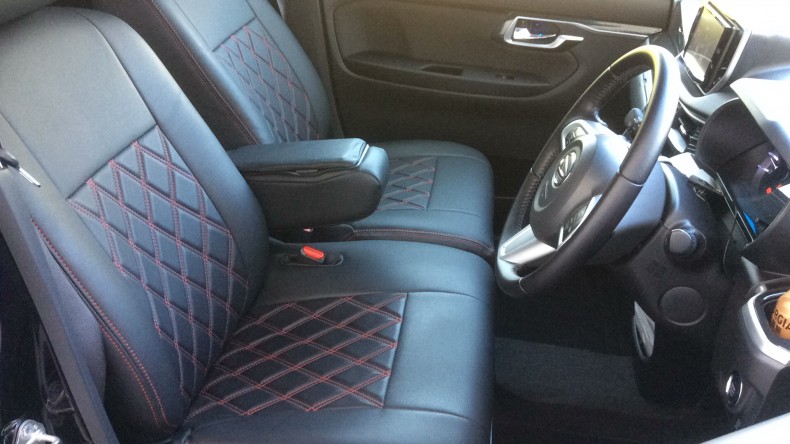 内装前方シート