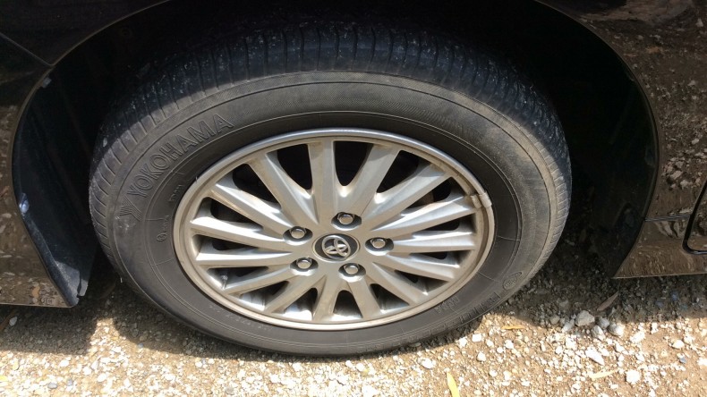 タイヤホイール前