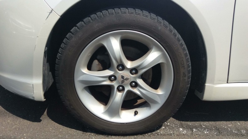 タイヤホイール前