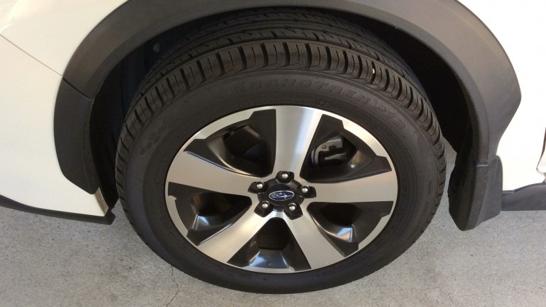 タイヤホイール前