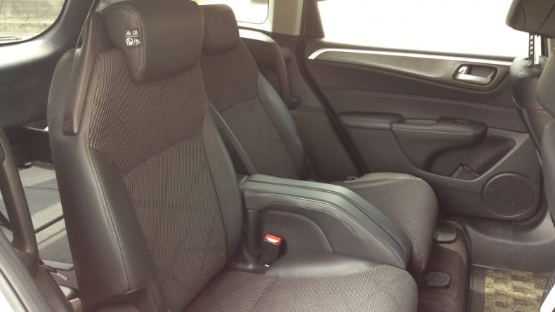 内装後方シート