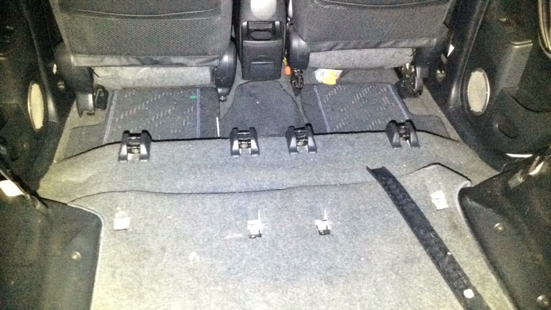 内装後方シート