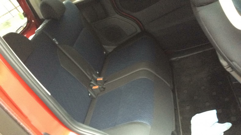 内装後方シート