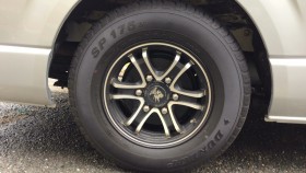 タイヤホイール前