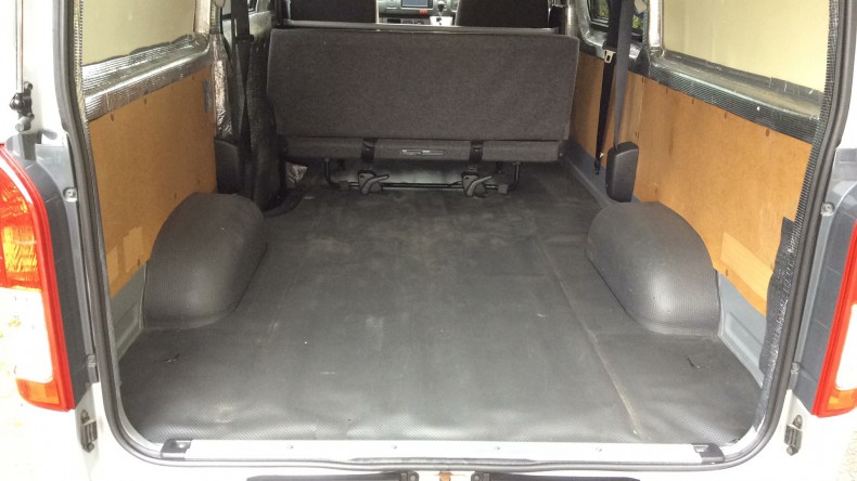 内装トランク
