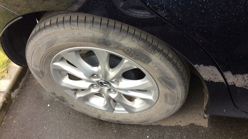 タイヤホイール前