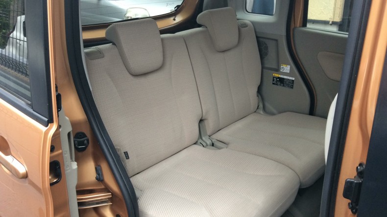 内装後方シート