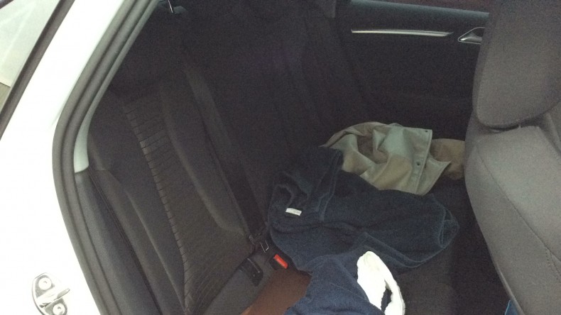 内装後方シート