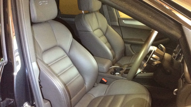 内装前方シート