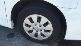 タイヤホイール前