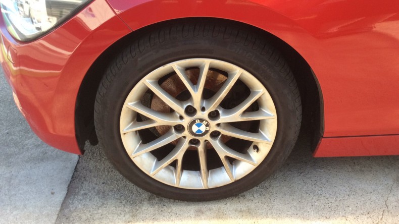 タイヤホイール前